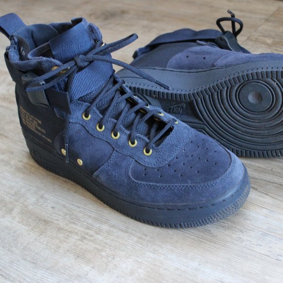 Air force one Urban Utility footwear size (7Y) - Picture 2 of 3